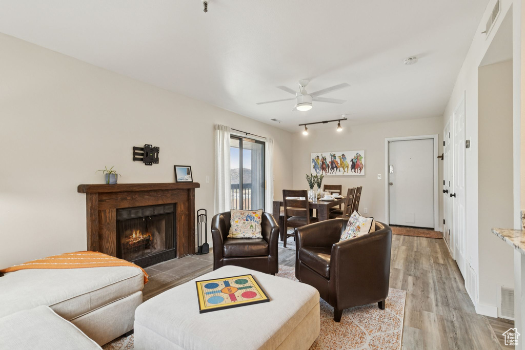 Photo 9 for MLS #2107687 at 1650 Upper Ironhorse Loop #H6