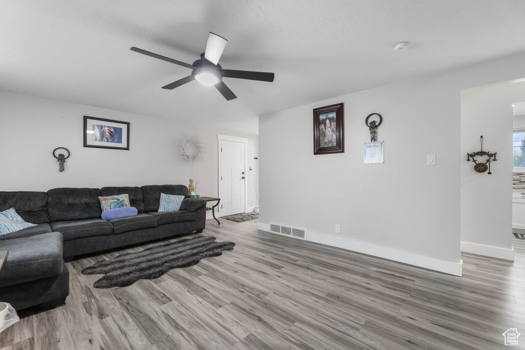 Photo 5 for MLS #2107696 at 955 E Flonette Ave