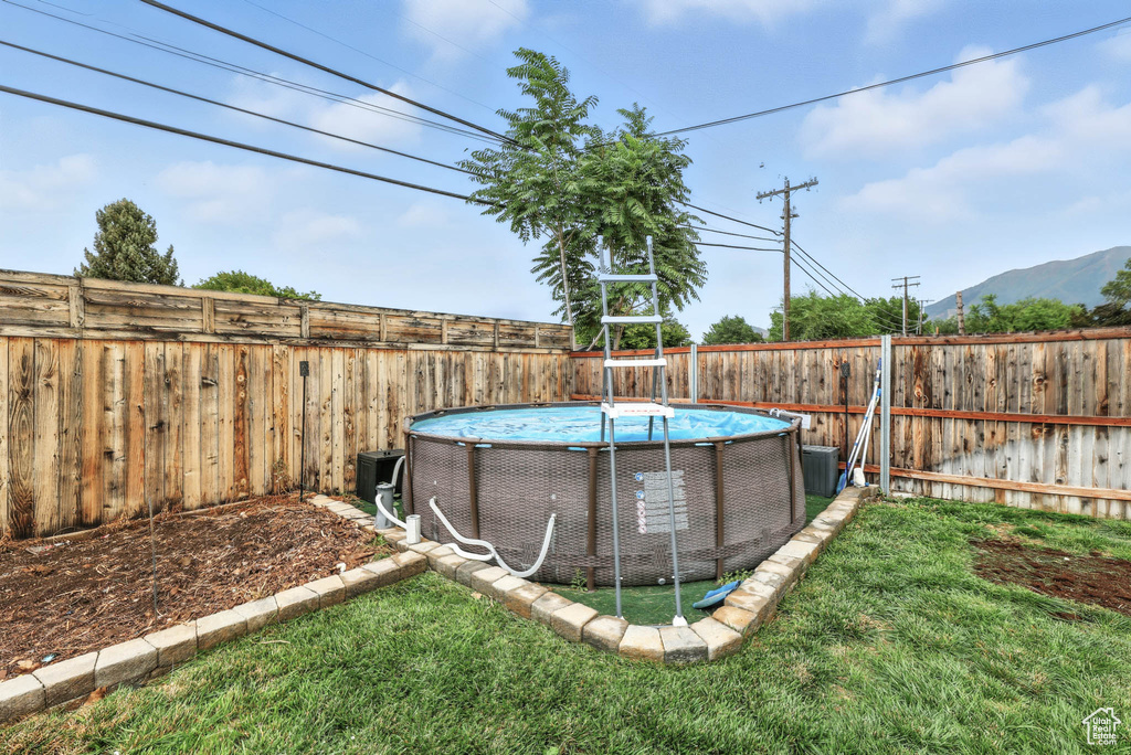 Photo 37 for MLS #2107696 at 955 E Flonette Ave