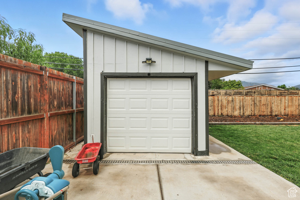 Photo 33 for MLS #2107696 at 955 E Flonette Ave