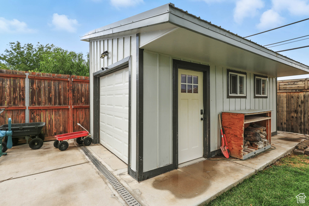 Photo 32 for MLS #2107696 at 955 E Flonette Ave