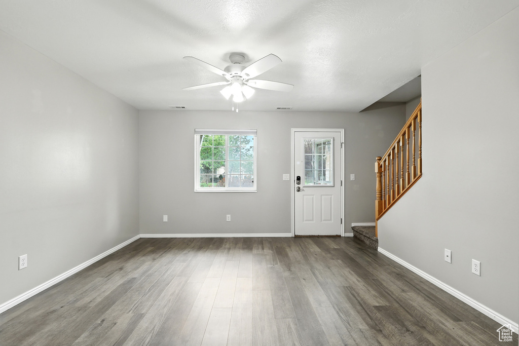 Photo 3 for MLS #2107725 at 48 Kensington Pl