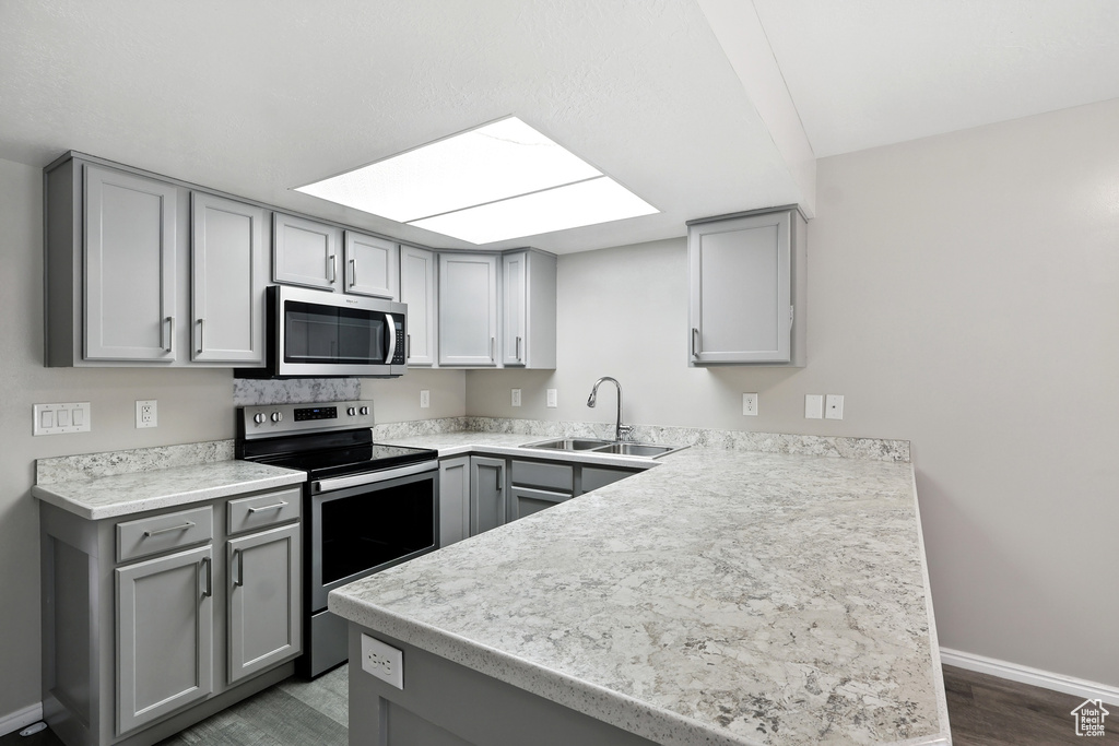 Photo 5 for MLS #2107725 at 48 Kensington Pl