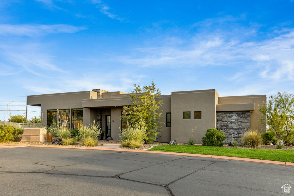 Photo 32 for MLS #2107730 at 2090 N Tuweap Dr #13