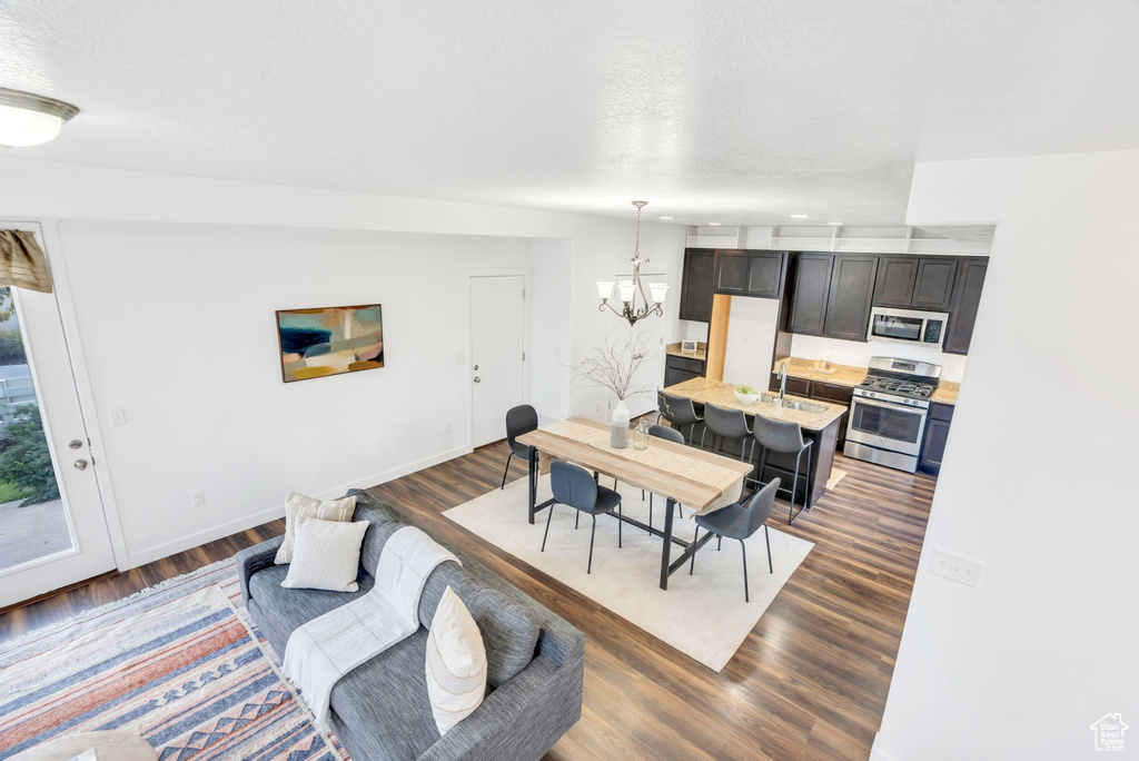 10533 S STURGEON DR South Jordan, UT 84009