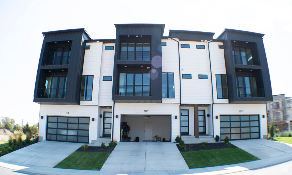109 E WATSON DR Saratoga Springs, UT 84045
