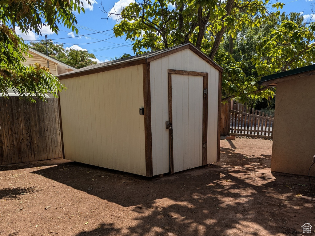 Photo 14 for MLS #2107761 at 199 S 400 East