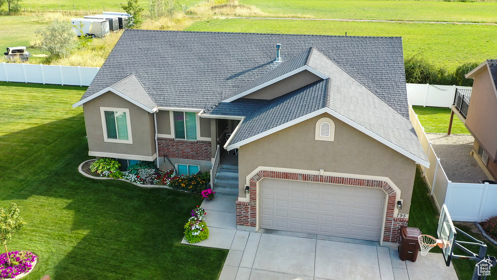 Photo 2 for MLS #2107777 at 795 W Willowbrook Ln