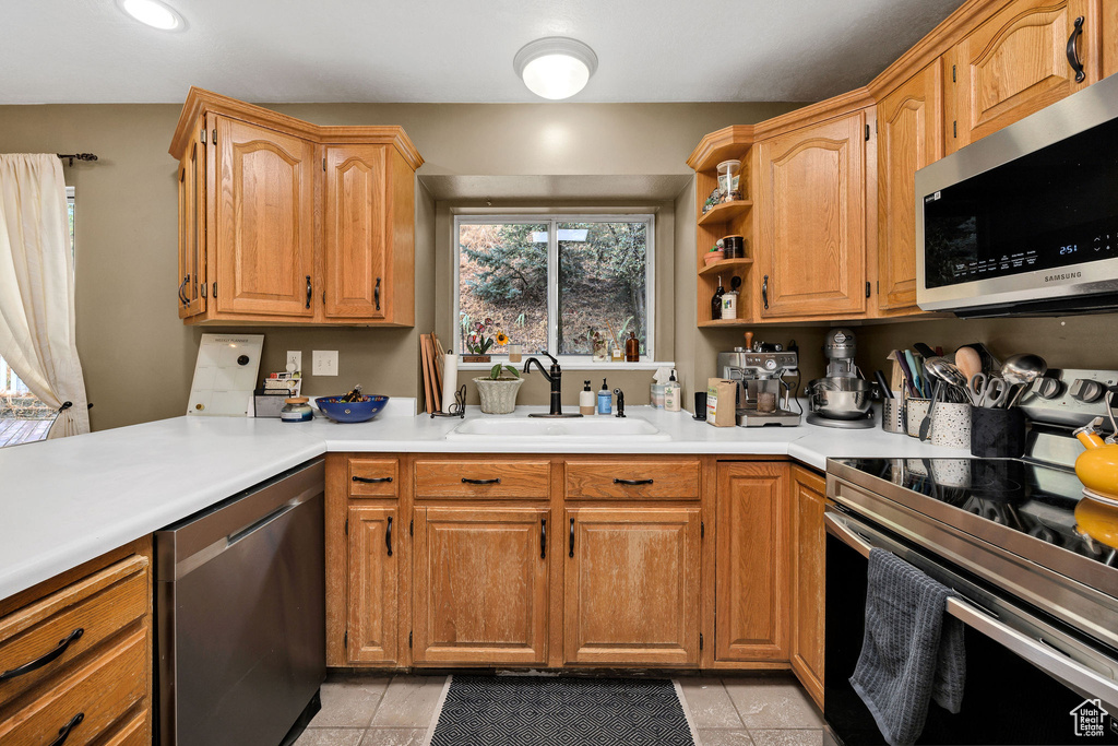 Photo 10 for MLS #2107829 at 74 Canterbury Cir