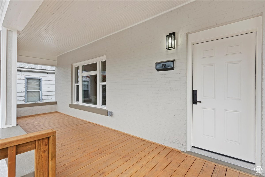 Photo 3 for MLS #2107851 at 275 W 34th St