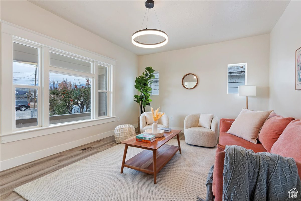 Photo 5 for MLS #2107851 at 275 W 34th St