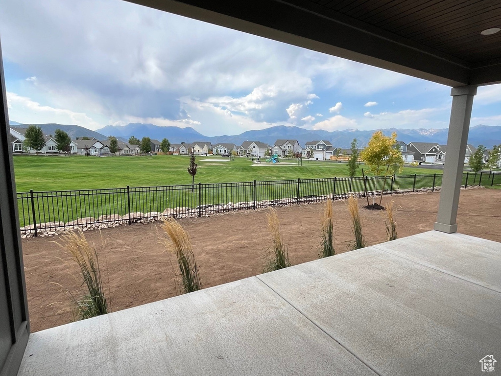 Photo 7 for MLS #2107887 at 2762 E Hayloft Ln #209
