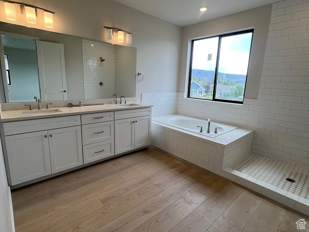 Photo 8 for MLS #2107887 at 2762 E Hayloft Ln #209