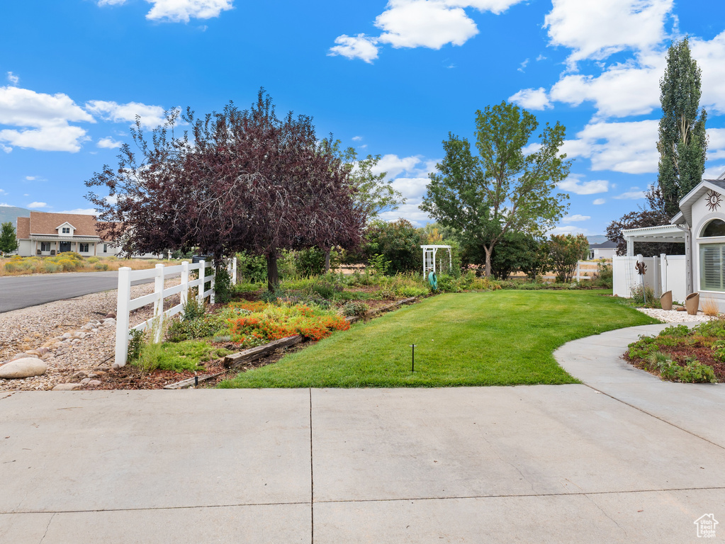 Photo 50 for MLS #2107889 at 605 W Aspen Rd