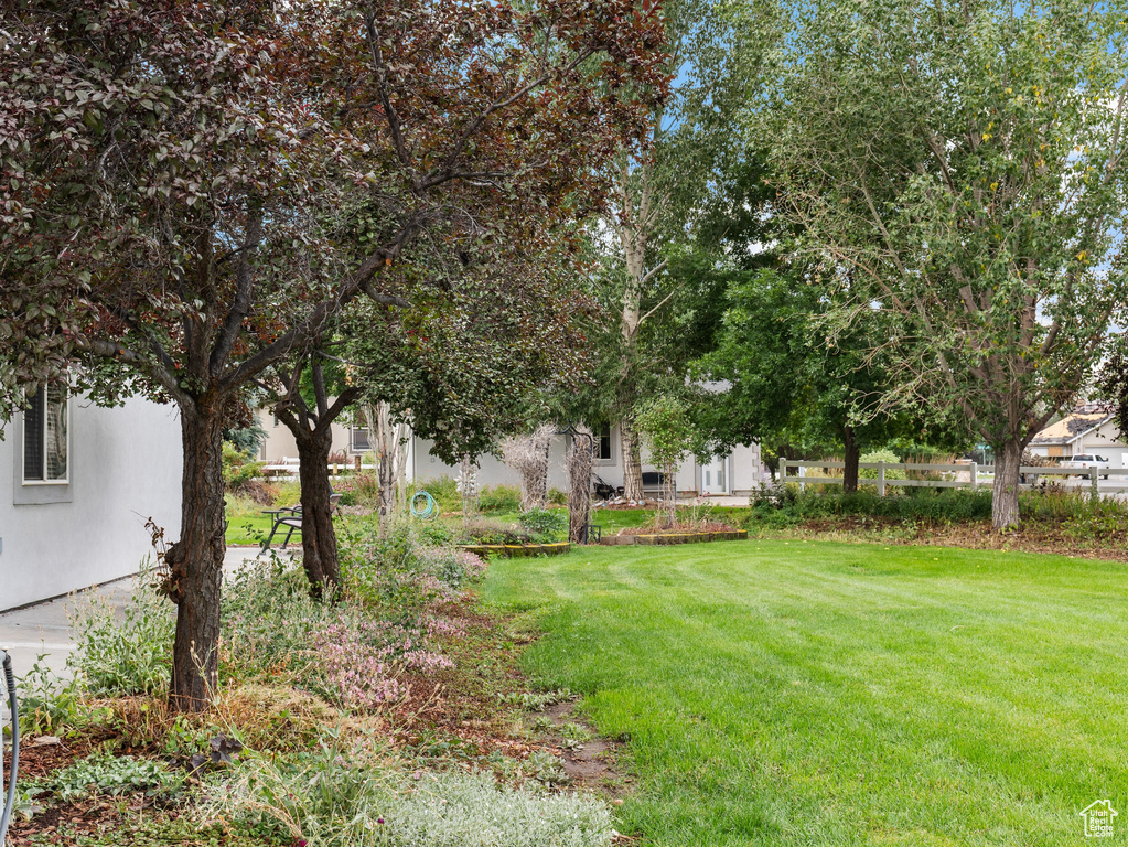 Photo 65 for MLS #2107889 at 605 W Aspen Rd