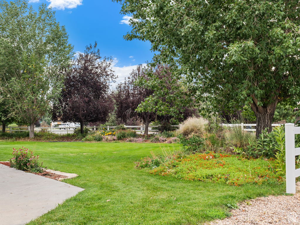 Photo 64 for MLS #2107889 at 605 W Aspen Rd