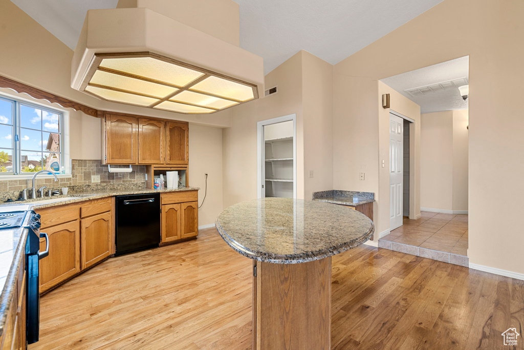 Photo 10 for MLS #2107895 at 439 E Paintbrush Way