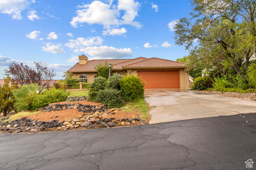Photo 2 for MLS #2107895 at 439 E Paintbrush Way