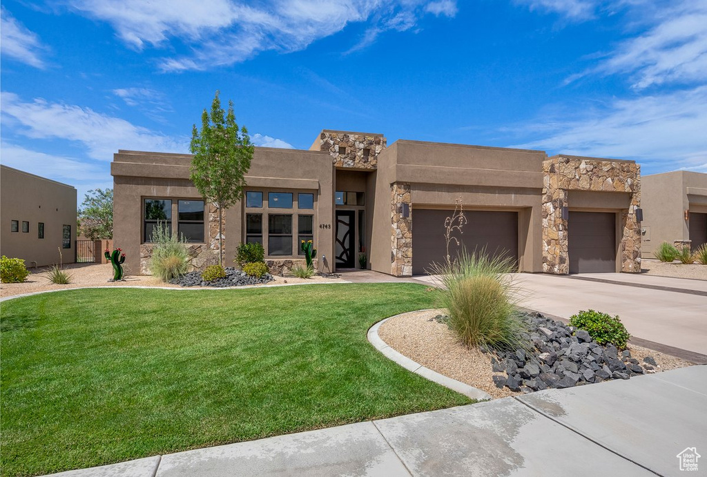 Photo 3 for MLS #2107905 at 4745 N Cottontail Dr