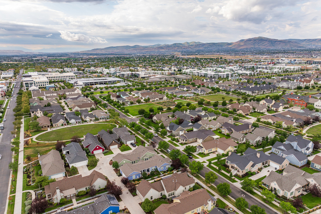 11067 S CASCABEL DR South Jordan, UT 84009