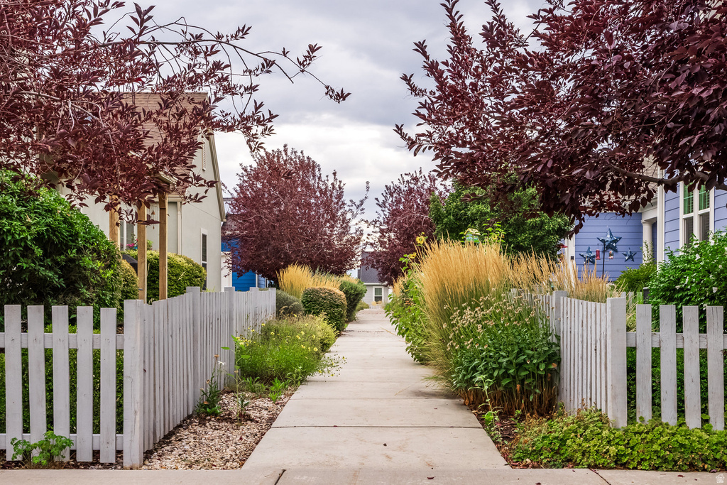 11067 S CASCABEL DR South Jordan, UT 84009