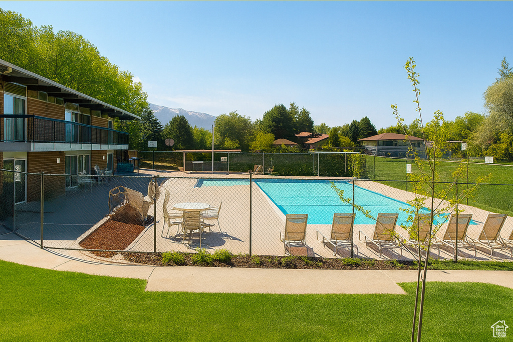 Photo 21 for MLS #2107917 at 862 E Three Fountains Dr #208