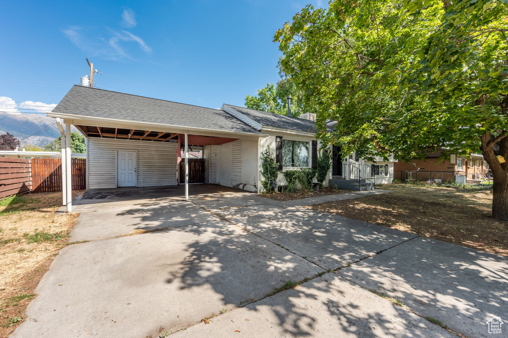 Photo 3 for MLS #2107934 at 447 S 300 East