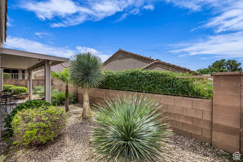 Photo 16 for MLS #2107956 at 1801 W Red River Dr