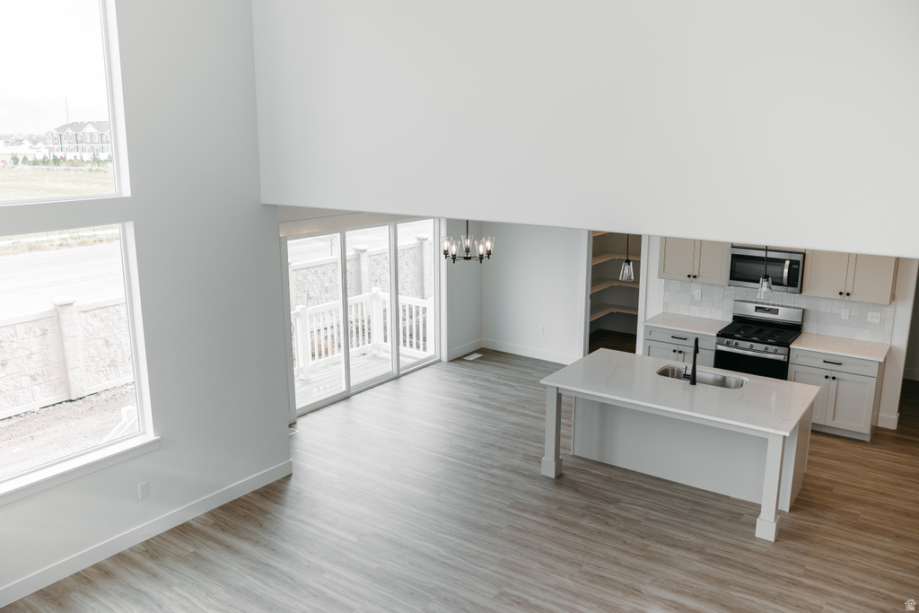 962 N 3620 W #213 Lehi, UT 84043