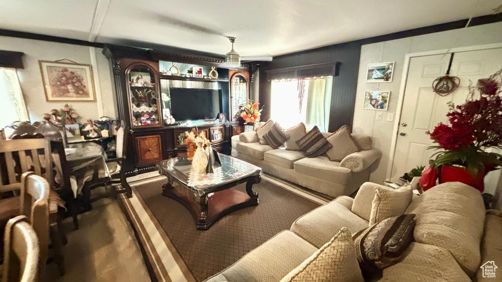 Photo 2 for MLS #2107971 at 197 Darlington