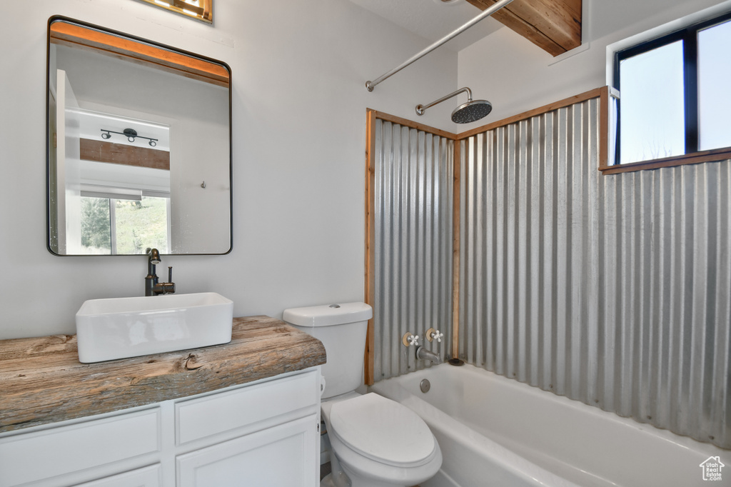 Photo 7 for MLS #2107975 at 4553 Balsam Dr