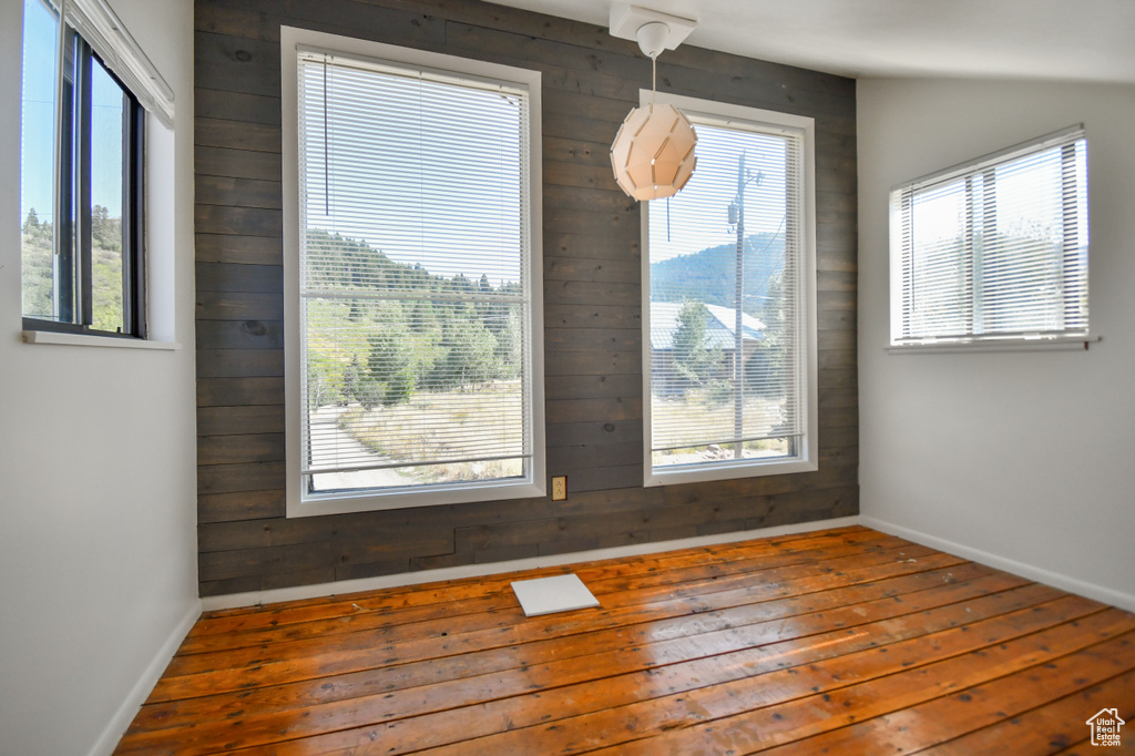 Photo 14 for MLS #2107975 at 4553 Balsam Dr
