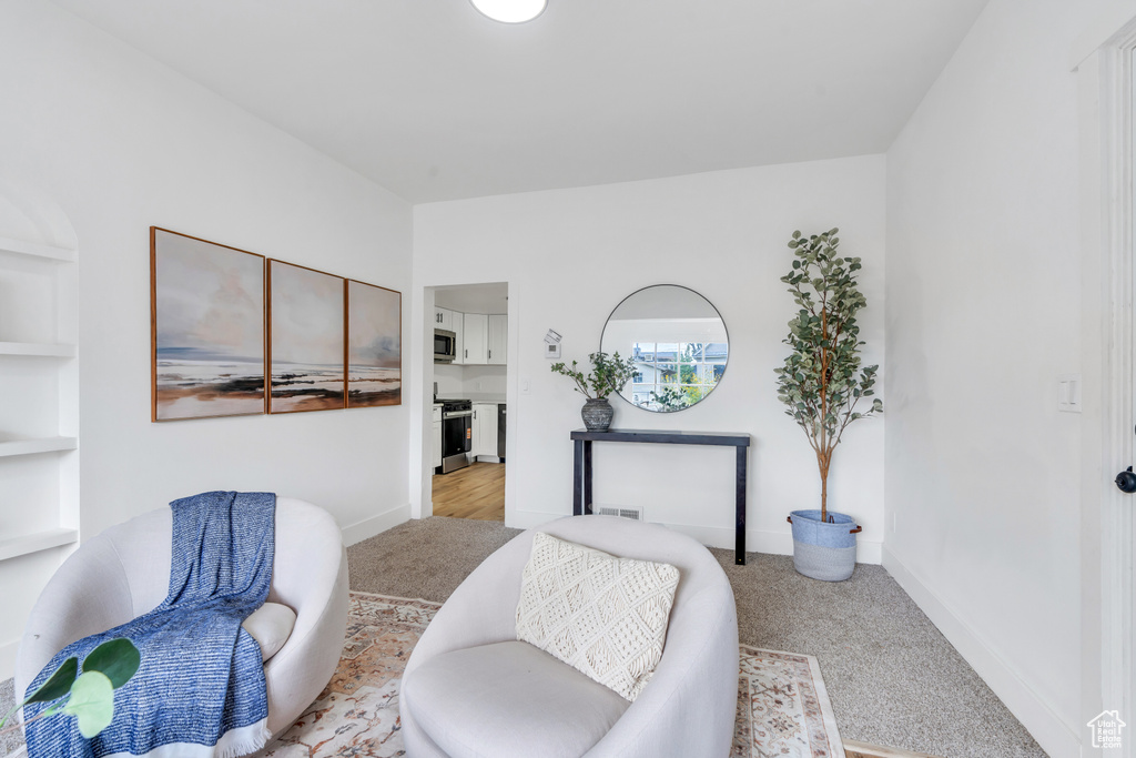 Photo 7 for MLS #2107993 at 653 E Hollywood Ave