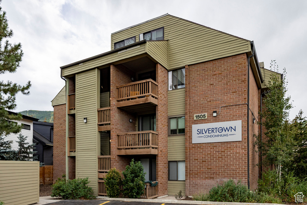Photo 4 for MLS #2108016 at 1509 Park Ave #403