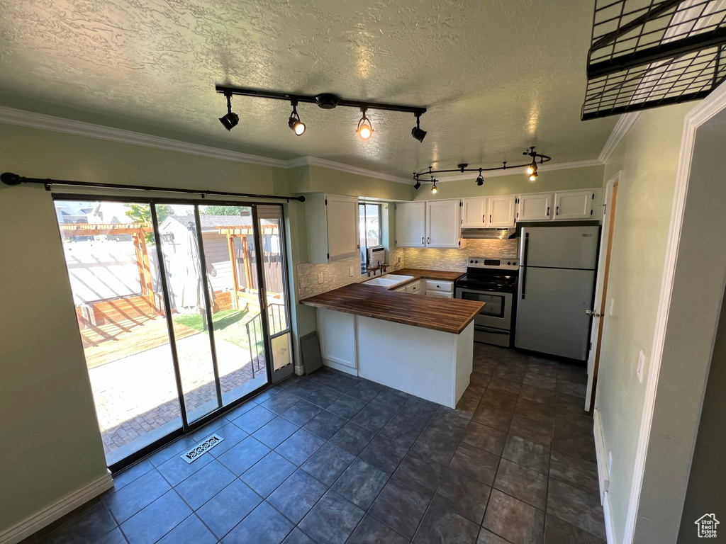 861 E 575 N Layton, UT 84041