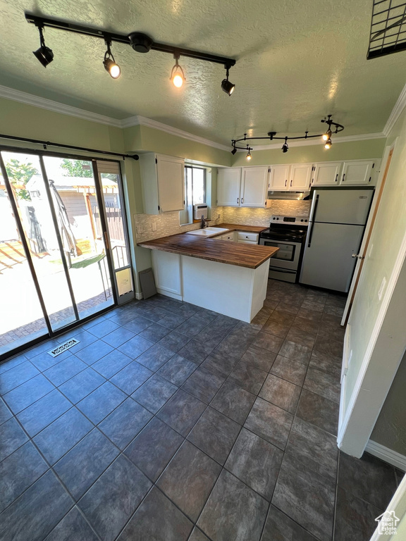 861 E 575 N Layton, UT 84041