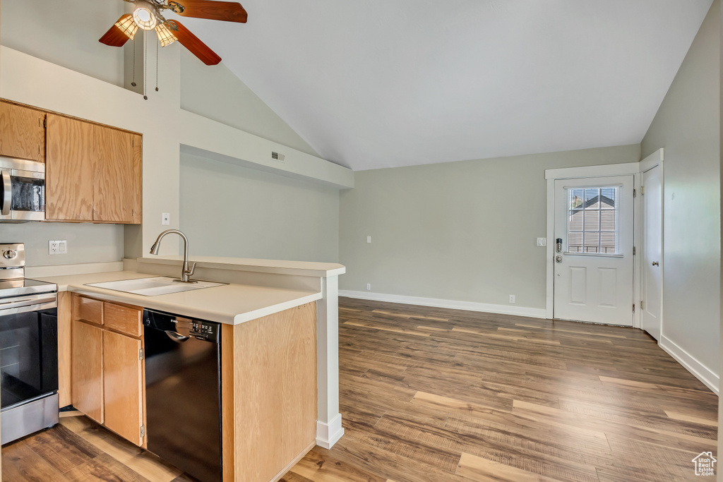 Photo 6 for MLS #2108088 at 1401 W Beacon Hill Dr #1401