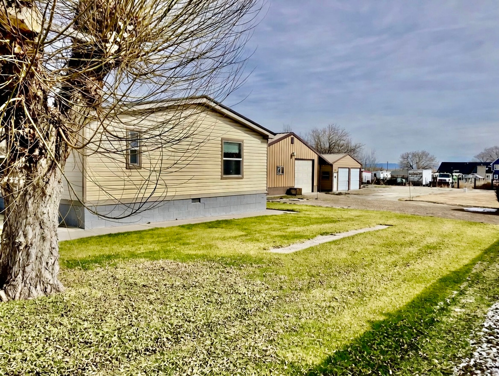 245 S 200 W Huntington, UT 84528