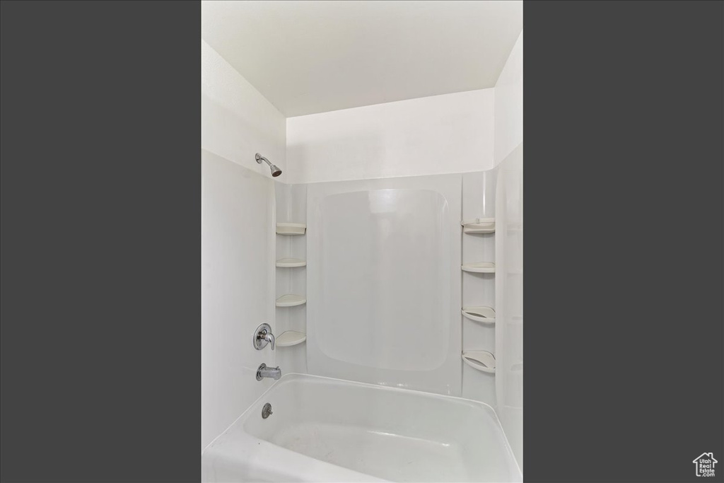 Photo 14 for MLS #2108119 at 896 E 40th St