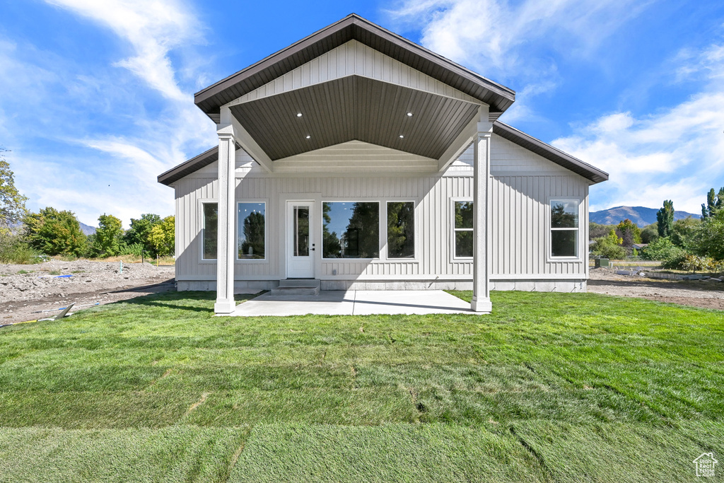 Photo 11 for MLS #2108137 at 553 Center Ave
