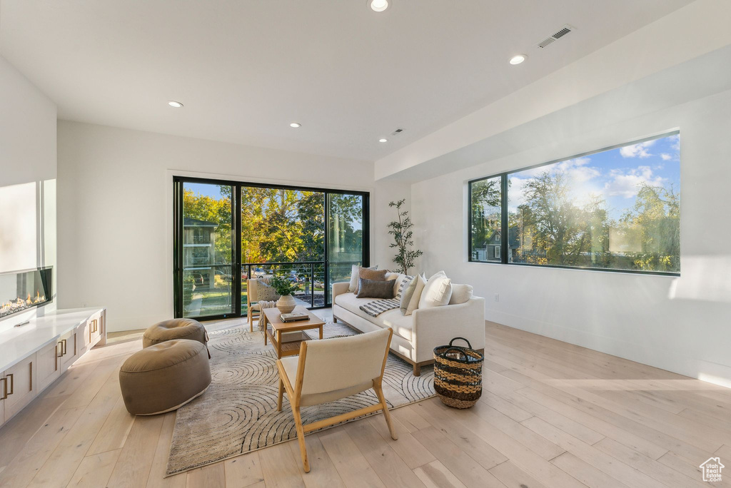 Photo 18 for MLS #2108154 at 860 E 3rd Ave #6