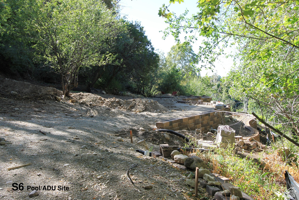 Photo 8 for MLS #2108197 at 2950 E Hillsden Dr