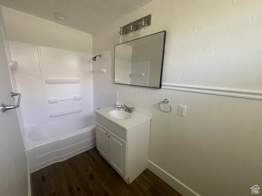 Photo 9 for MLS #2108203 at 320 N 100 East
