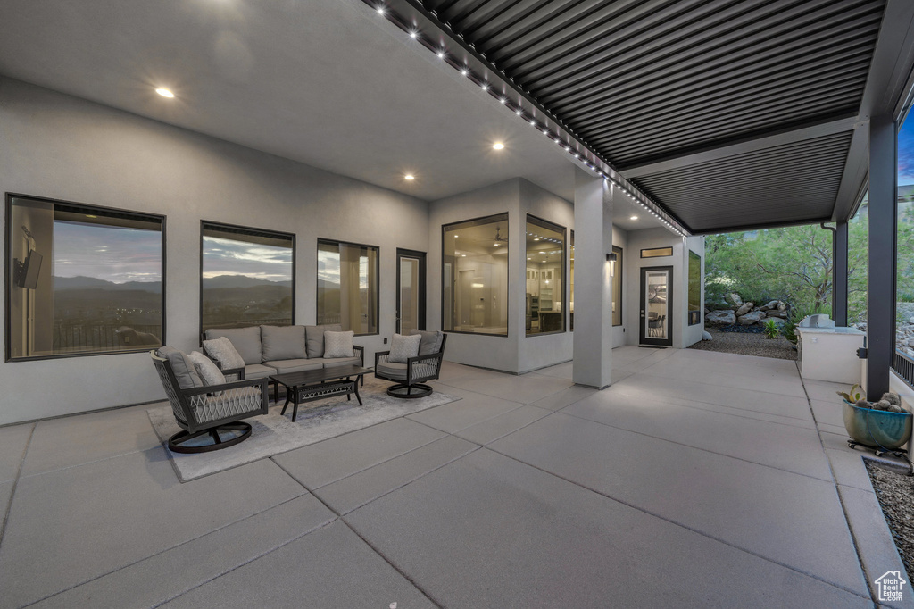 Photo 10 for MLS #2108230 at 284 W Sir Monte Dr