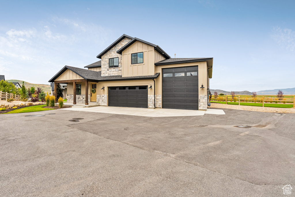 Photo 3 for MLS #2108237 at 981 Hart Loop