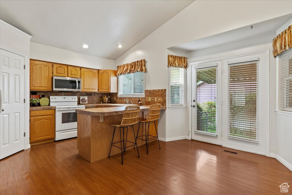 Photo 8 for MLS #2108261 at 527 E 2500 North