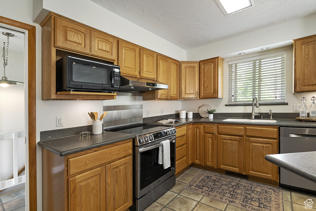 Photo 5 for MLS #2108313 at 7622 S Cambria Cir