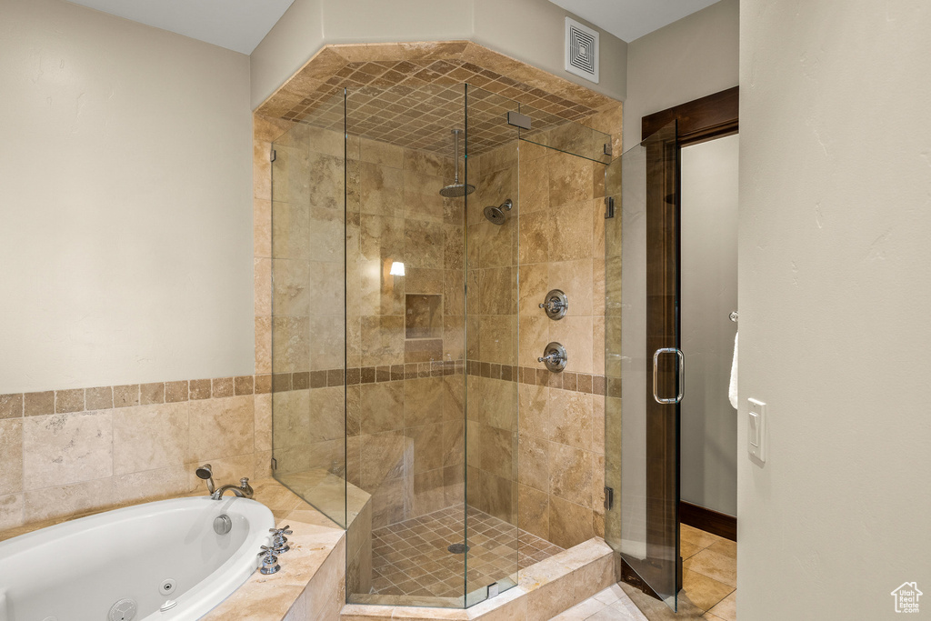 Photo 8 for MLS #2108326 at 1825 Three Kings Dr #4302