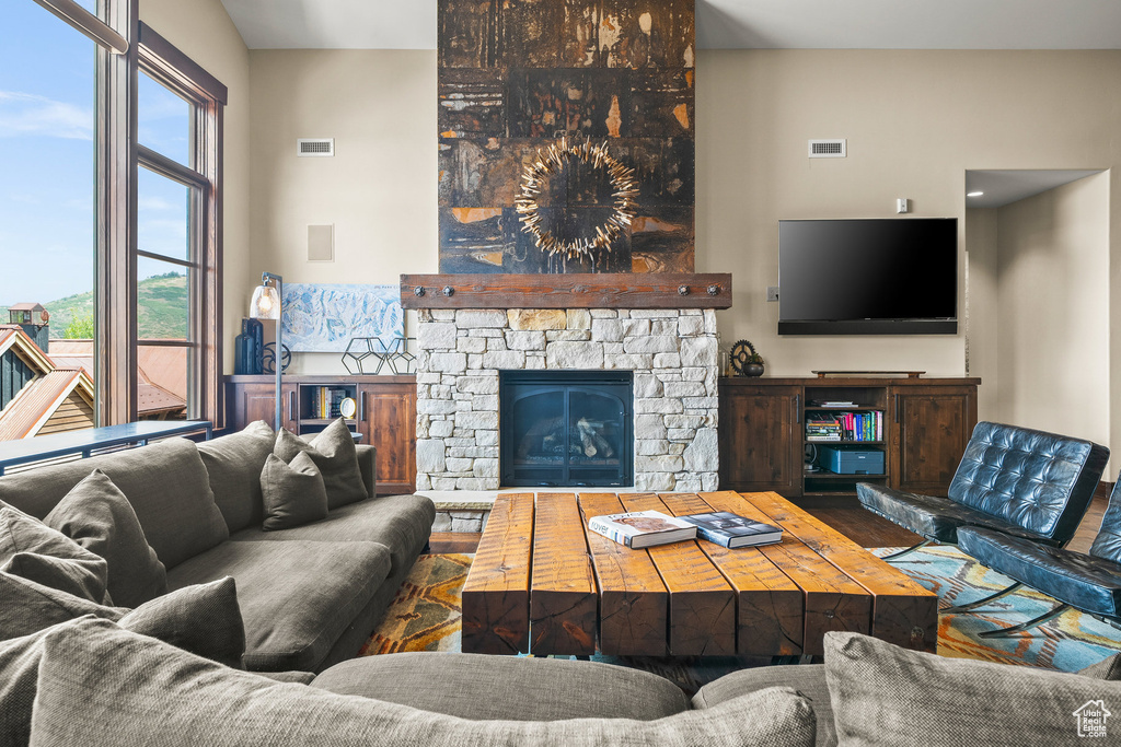Photo 3 for MLS #2108326 at 1825 Three Kings Dr #4302