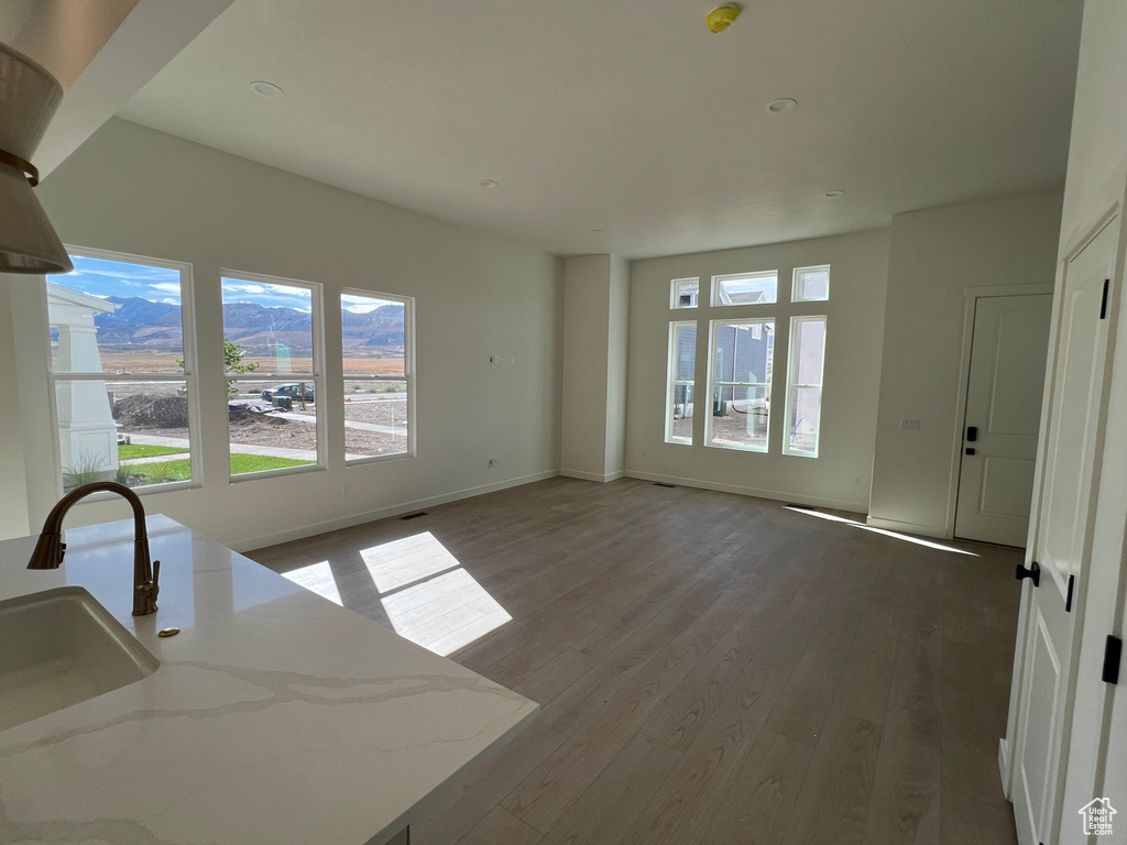 6976 W LAKE AVE South Jordan, UT 84009